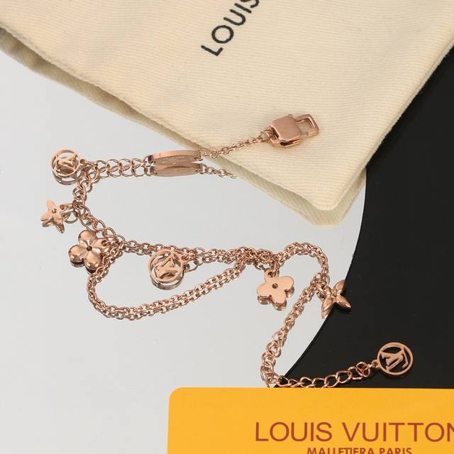 Premium Edition Louis Vuitton Bracelet, Crafted With Exceptional Artistry, Forge