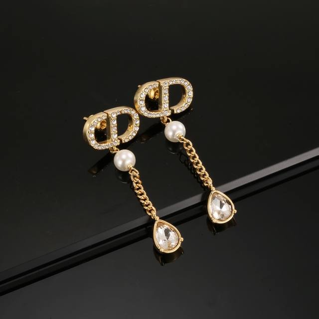 Latest Dior Hot Item, Same As All The Influencers, Dior Series, Cd Letter Neckla