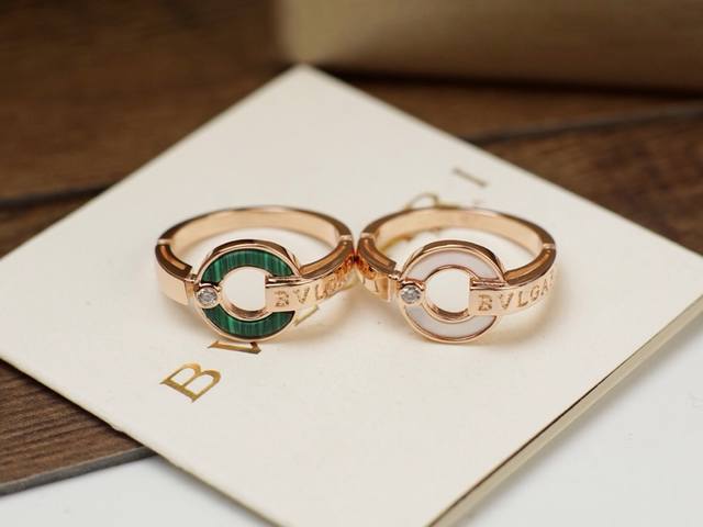 Top-Tier Bulgari Roman Series Classic Round Disk White Mother-Of-Pearl Peacock G