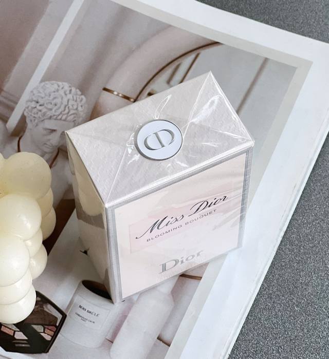 Counter Quality Dior Flower Fragrance Specifications: 50Ml Top Notes: Sicilian C