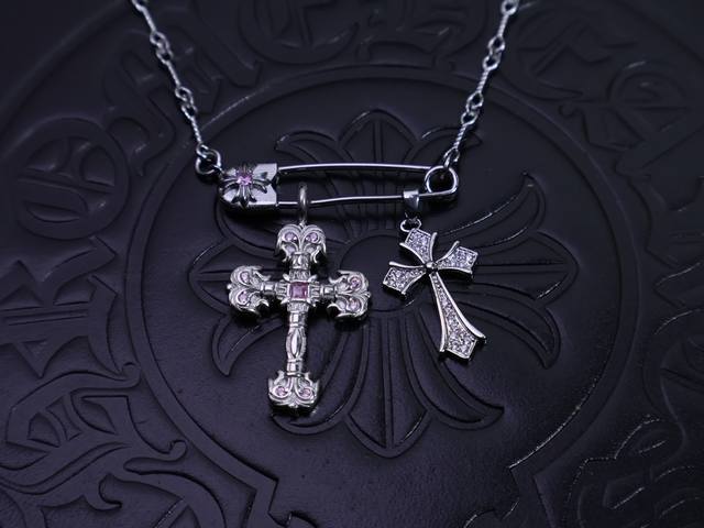 New Arrival] Chrome Hearts Necklace, Featuring Unique Floral Patterns And Design