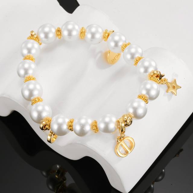Dior's Best-Selling New Pearl Bracelet. The Sweater Chain Is Newly Released, Not