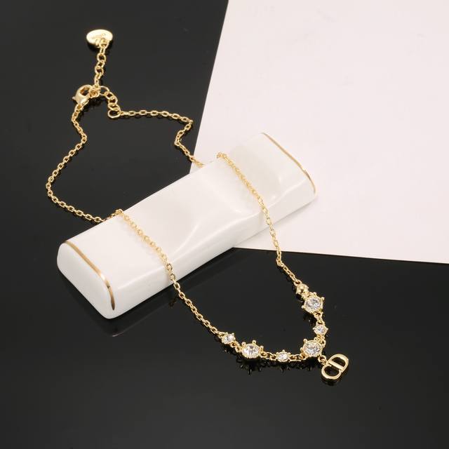 Dior's Hottest Necklace, A Must-Have For Influencers, Part Of The Dior Series, C