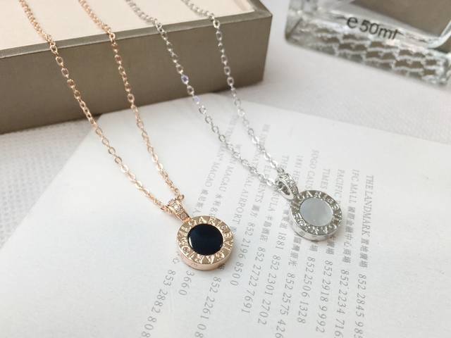 Bvlgari Classic Double-Sided Reversible Necklace Pendant Rotatable, Perfectly Re