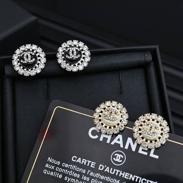Chanel Chanel Classic Crystal Round Earring Resembling A Sunflower, It Is Adorne