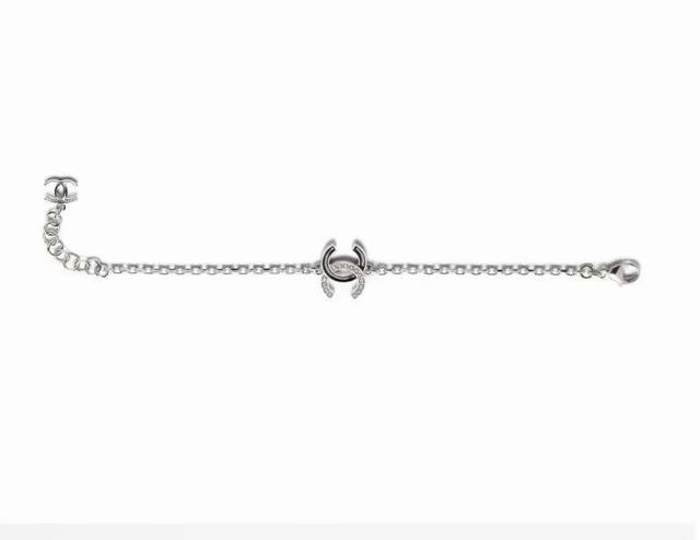 Chanel 25S Enamel Full Diamond Double C Bracelet Classic Double C Design, Elegan