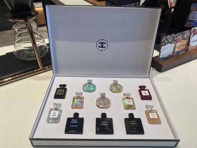 Counter Quality Chanel Q-Version Perfume 12-Piece Set Chanel Edition Perfume Fam