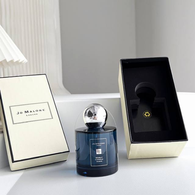 Counter Quality, New Fragrance Jo Malone Moonlit Camomile Top Notes: Roman Chamo