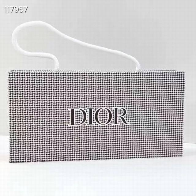 Three-Piece Set, Four-Piece Set, Five-Piece Set Dior Houndstooth Classic Perfume