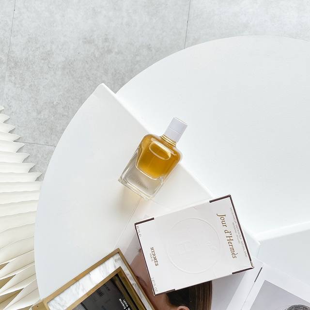 Counter Quality Herm S Le Jour Noir Eau De Parfum, A Perfume That Smells Expensi