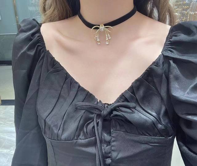 Miu Miu Butterfly Velvet Necklace, Exquisitely Crafted And Meticulously Detailed