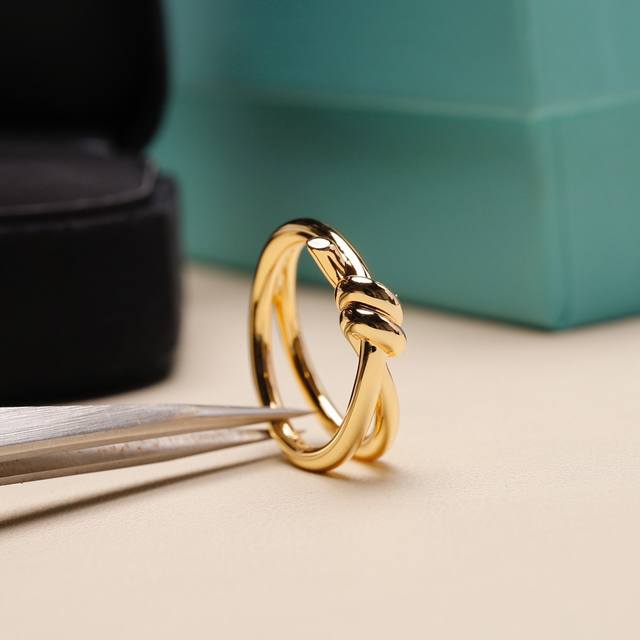 Tiffany T Knot Double Ring, Size 56789 Year T House New Release Knot Ring Highly