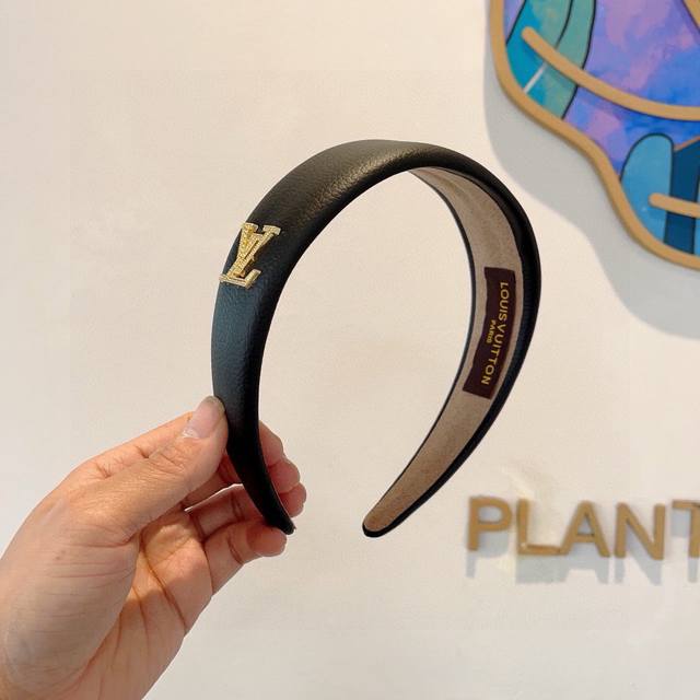With Packaging Louis Vuitton Louis Vuitton New Korean-Style Sheepskin Hairband,