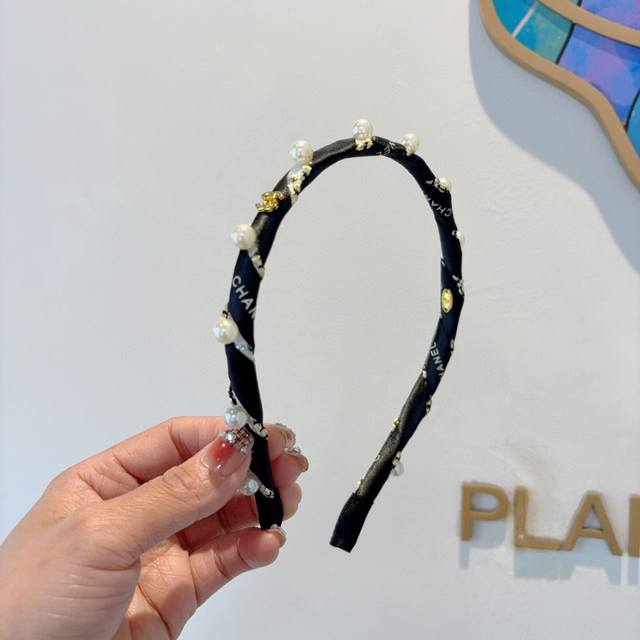 With Packaging Chanel Chanel New Small Chanel Hairband, New Sweet Pearl Hairband