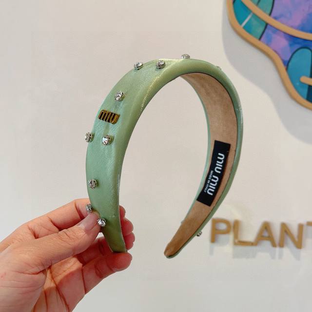 With Packaging: Miu Miu New Sweet Handmade Hairband With Diamonds, A Simple And