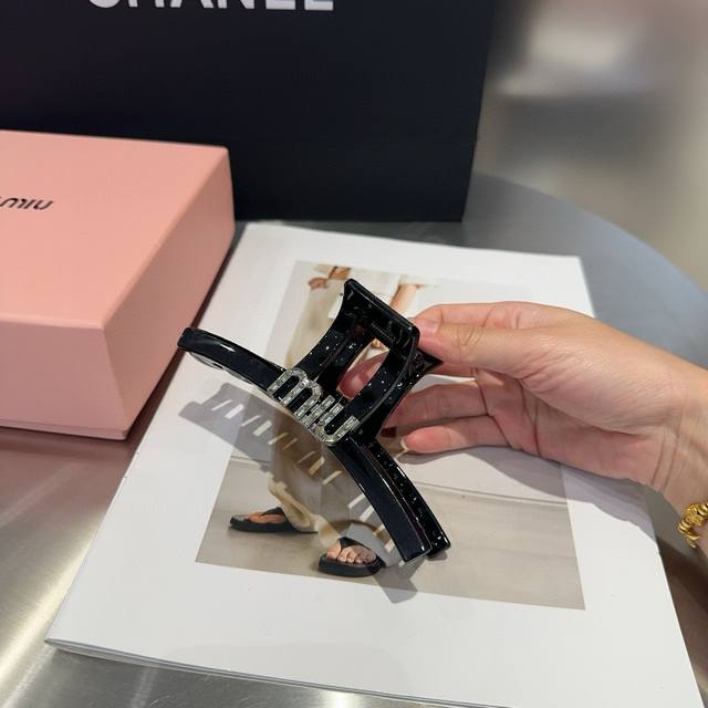 With Packaging Box Miu Miu New Letter Hair Clip, Simple And Elegant, Practical A