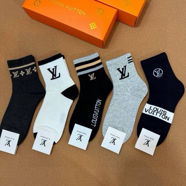 Special Louis Vuitton Men's Socks - New Arrival, 5 Pairs Per Box. Classic Louis