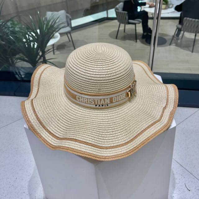 Dior 2025 New Straw-Woven Color-Block Wide-Brimmed Straw Hat, Essential For Vaca