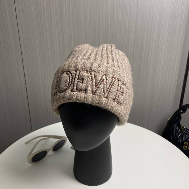 Loewe Classic Knit Hat! Hot Seller On Xiaohongshu! Stylish And Versatile! Unisex