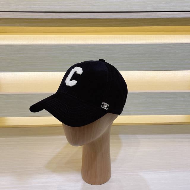 Exclusive Celine New Arrival Arc De Triomphe Embroidered Corduroy Baseball Cap.