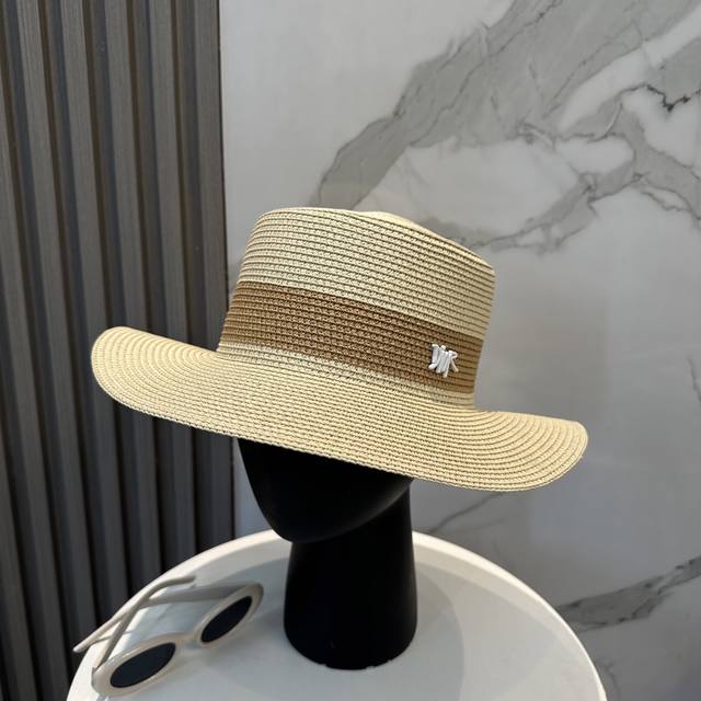 Dior 2025 New Straw Hat, High-End Custom-Made, Lady-Like Style, Detailed Craftsm
