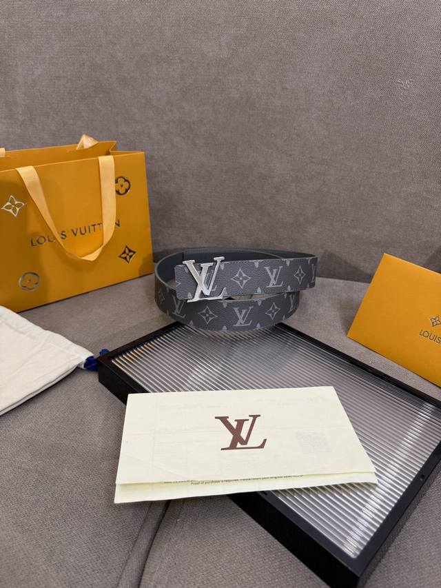 Lv Men's New Leather Belt, 4Cm Width, Custom-Made Canvas Fabric With New Pattern