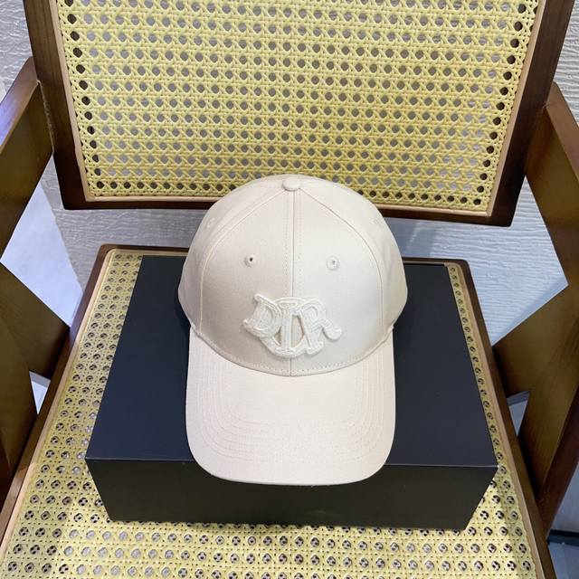 Limited Edition Dio Couple's Baseball Cap Men's And Women's Hard-Top Baseball Ca