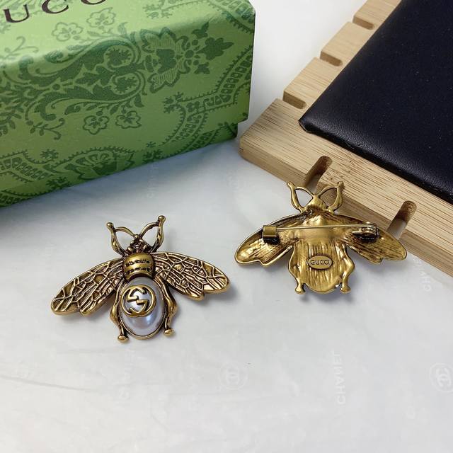 Gucci Gucci Brooch - Bee Pearl Brooch - Elegant And Sophisticated, A Must-Have F