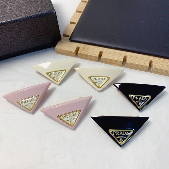 Prada Prada Hair Clip Acrylic Triangle Logo Spring Clip Side Clip Bangs Clip Pre