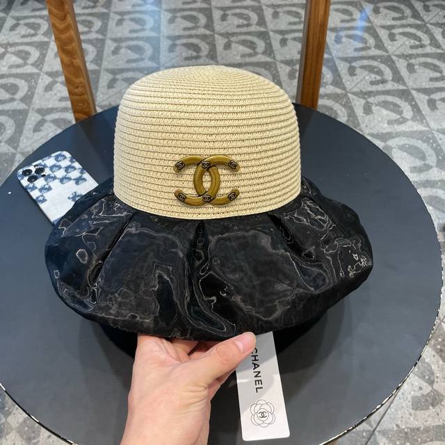 Chanel Summer Wavy Pattern Patchwork Straw Hat For Women, Fashionable Wide-Brimm