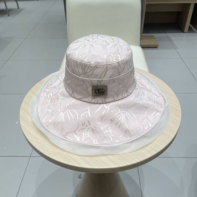 Gucci New Uv-Protective Hat For Women, Summer Black Vinyl Butterfly Bow Fisherma