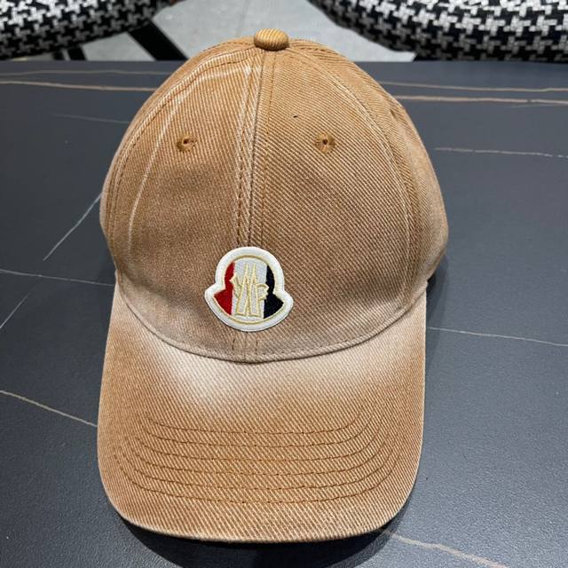 Moncler Classic Baseball Cap, A Timeless And Trendy Design Made From Lightweight