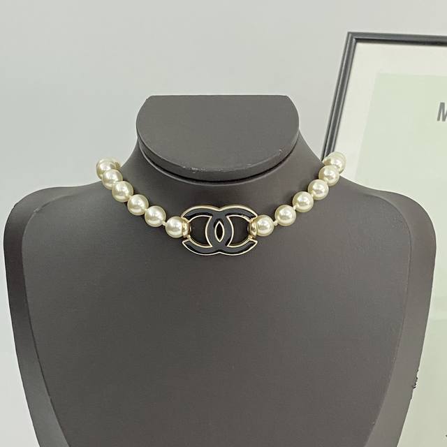 Chanel Necklace Hot Seller New Arrival Chan 25 Retro Black Gold Enamel Double C