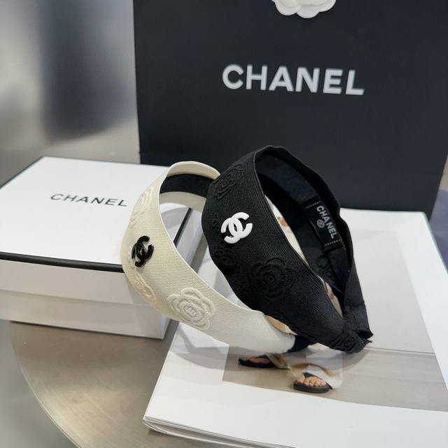 With Packaging Box Chanel Latest-Style Small Chanel Camellia Embossed Hairband,