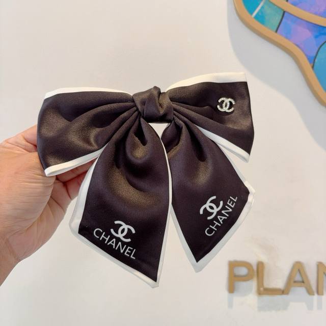 Packaging Chanel Star-Approved Bow Hairpin, Slingshot Clip, Influencer-Recommend