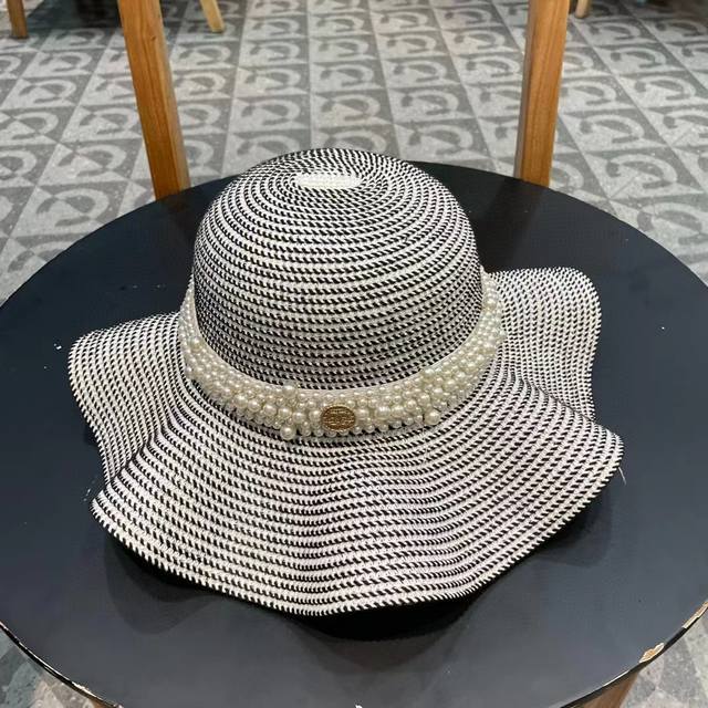 Chanel 2025 New Mini Chanel-Style Dense Weave Vacation-Style Bowler Hat Straw Ha