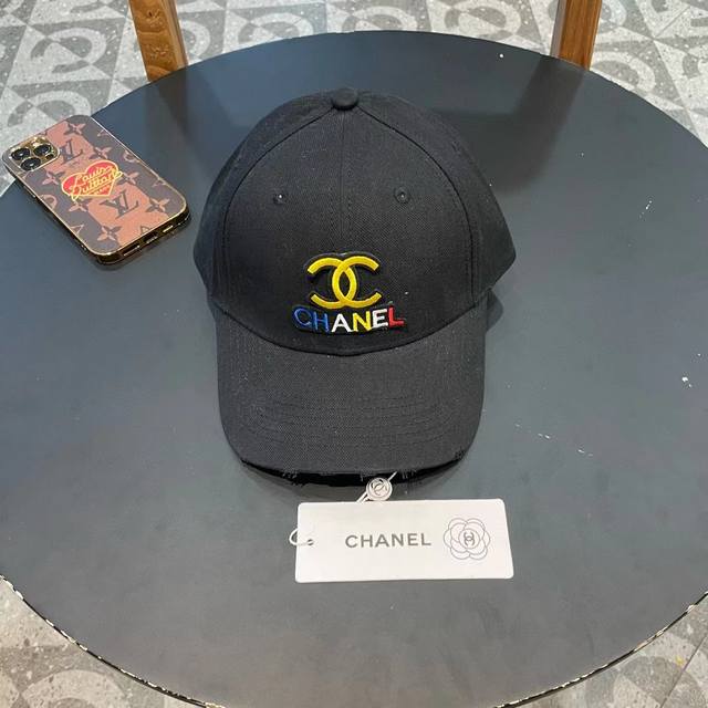 Chanel 2025 Early Spring New Simple Baseball Cap, Unisex