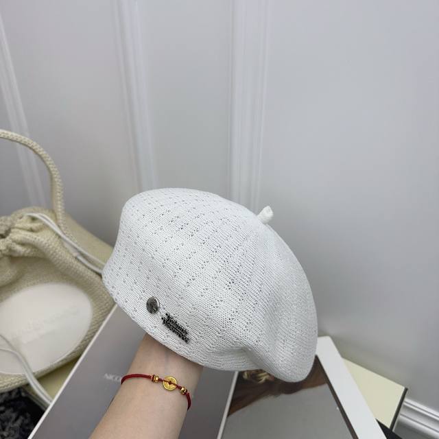 Running Quantity West Side New Beret, Perfect Shape
