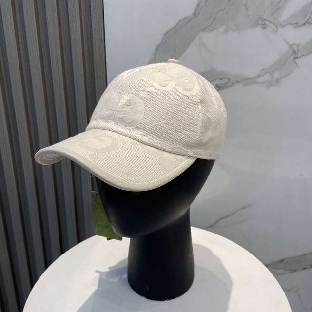 Gucci New Authentic Baseball Cap, Elegant And Sophisticated, Cool And Fashionabl