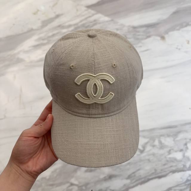 Chanel New High-End Hard-Top Baseball Cap, Classic Chanel Logo, Simple And Fashi