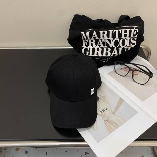 Louis Vuitton New Baseball Cap, Simple And Elegant, Unisex
