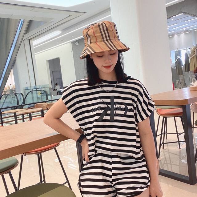 Burberry Official Website New Fisherman's Hat, High-End Luxury Feel! Simple And