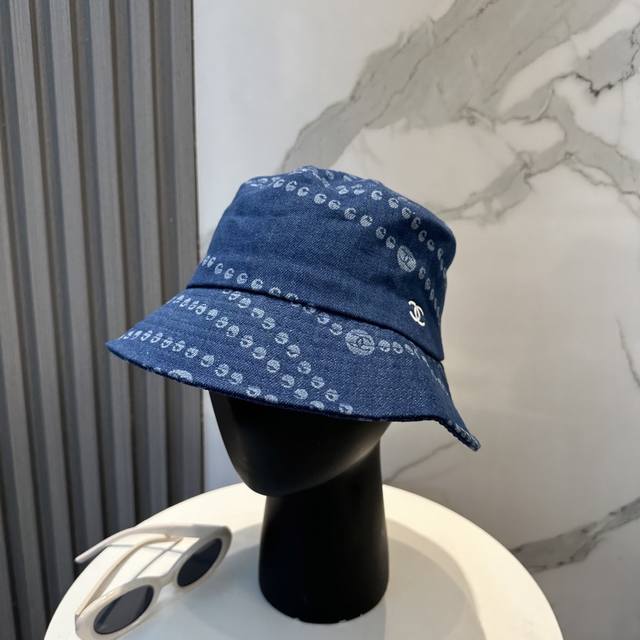 New Chanel 2025P High-End Denim Fisherman's Hat Available In Light Blue And Dark