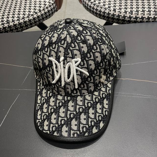 Dior 2025 New Arrival Authentic Baseball Cap, Dior Classic Pattern, Retro Charm,