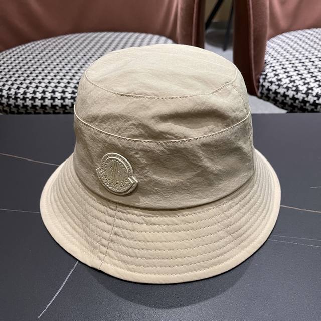 Moncler Tomato Pig 2025 New Japanese-Style Fashionable Simple Black Fisherman's
