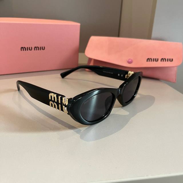 Miu Miu Cat-Eye Sunglasses Sweet And Cool Modern Girls, Take A Look! Absolutely
