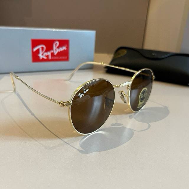 Ray-Ban Trendy Men's And Women's Street-Style Sunglasses, Lightweight And Comfor