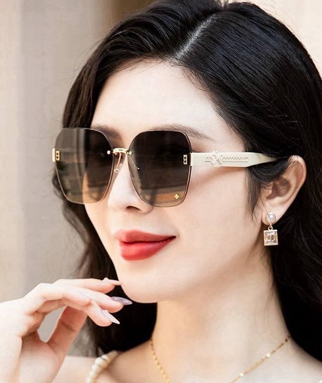 Chanel 2025 Spring New Arrival Trendy Bestseller Fashionable Square-Frame Polari