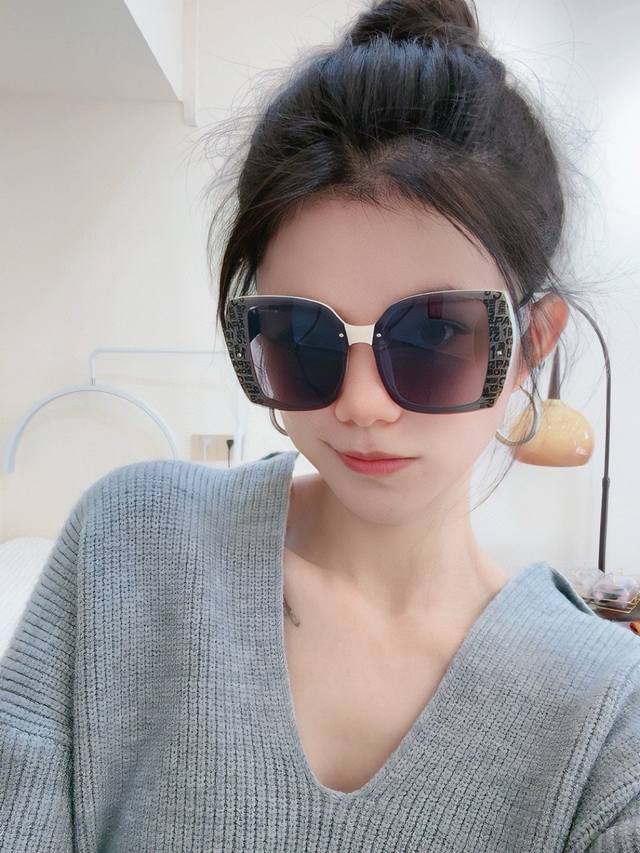 Polarized Series Sunglasses - Authentic Chanel Instagram-Famous Best-Seller Clas