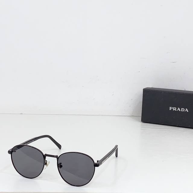 Prada* Model: Pr B52S Size: 49Mm X 21-145Mm